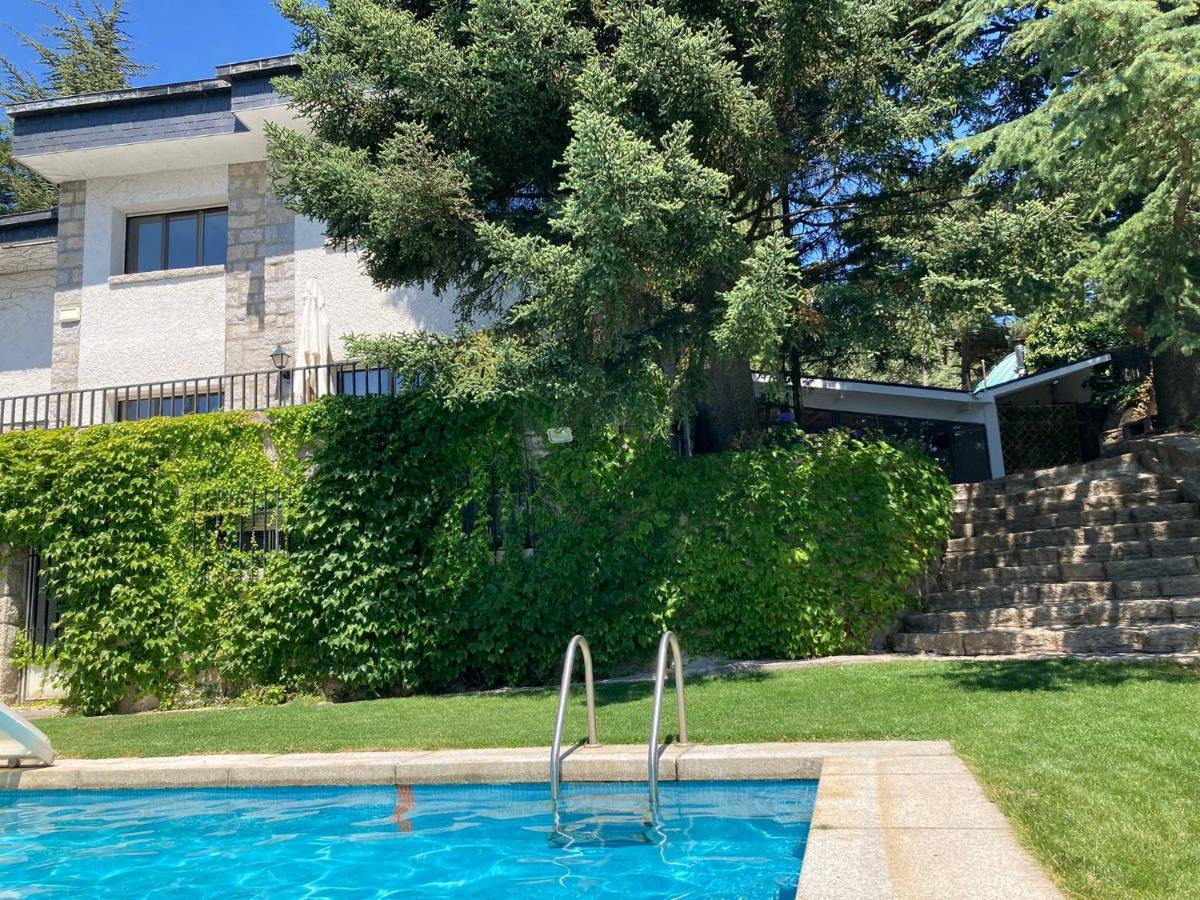 Los Cedros, Gran Chalet Con Piscina Y Apartamento En Navacerrada Exterior photo